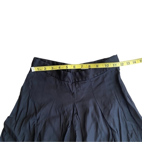 & Other Stories Black Pleated High Waisted Culottes Flowy Shorts Wide Leg Sz 4 - Picture 8 of 9